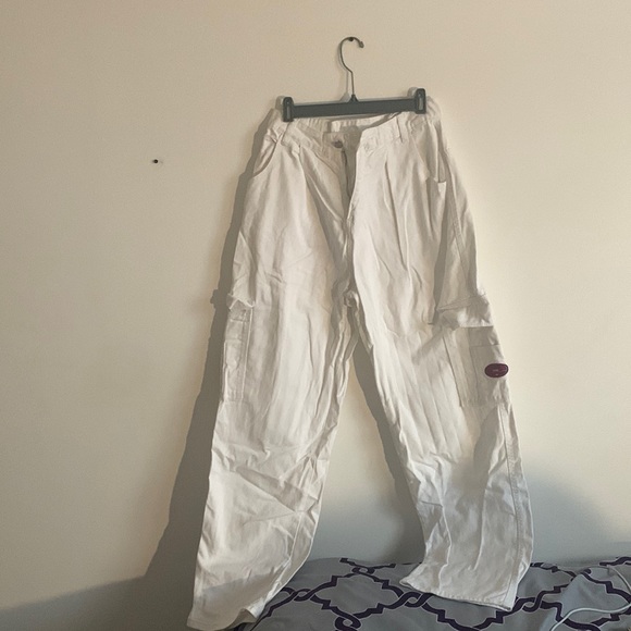 L | SHEIN White Cargos - Picture 1 of 4